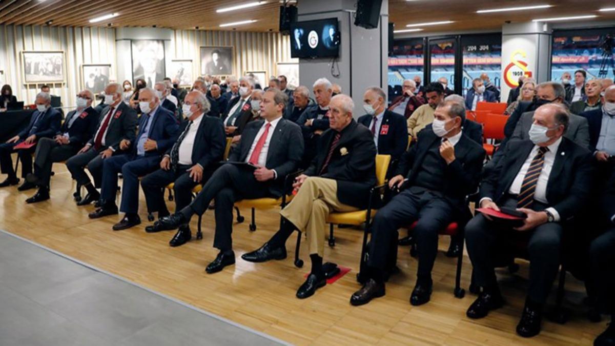 Galatasaray'da kritik toplant balad! Mustafa Cengiz ynetimi ibra edilecek mi?