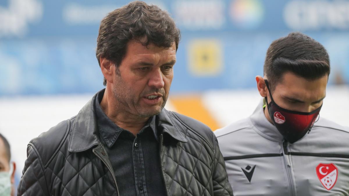 Cihat Arslan'dan ''istifa'' aklamas