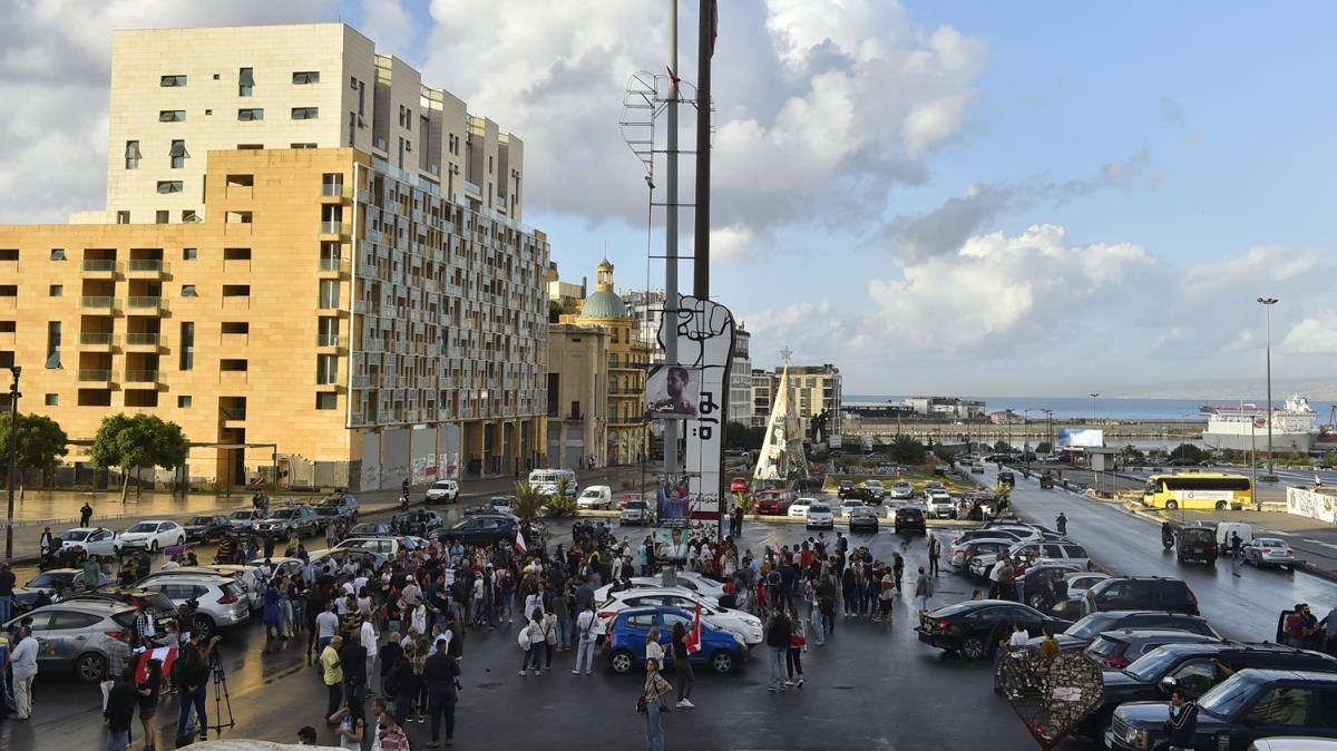 Lbnan'da 7 kiiyi ldren keskin nianclardan birinin Hizbullah yesi olduu iddia edildi