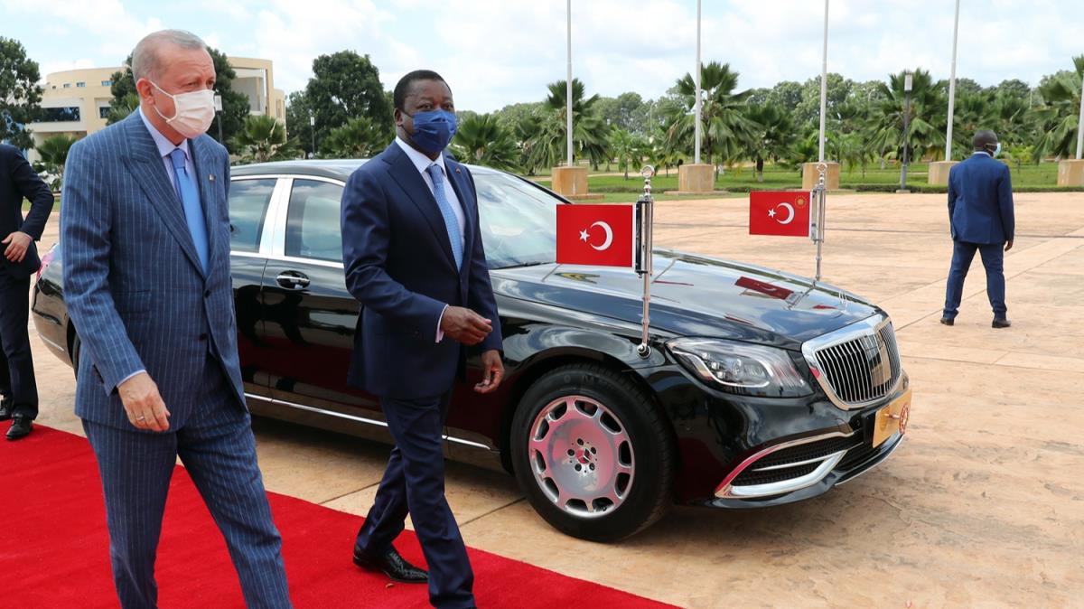 Cumhurbakan Erdoan Togo'da resmi trenle karland