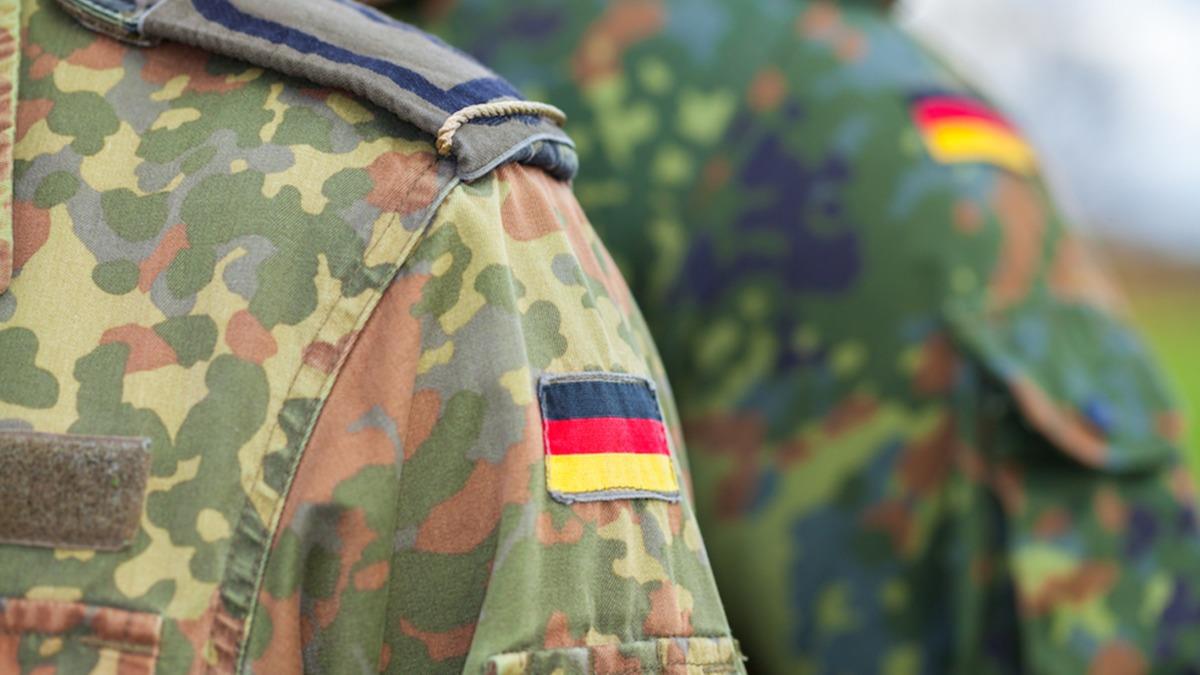 Almanya'da iki eski asker terr rgt kurmaya teebbsten gzaltna alnd