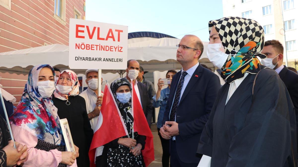 AK Parti Genel Bakan Yardmcs leri: Devlet ve millet olarak Diyarbakr annelerinin yanndayz