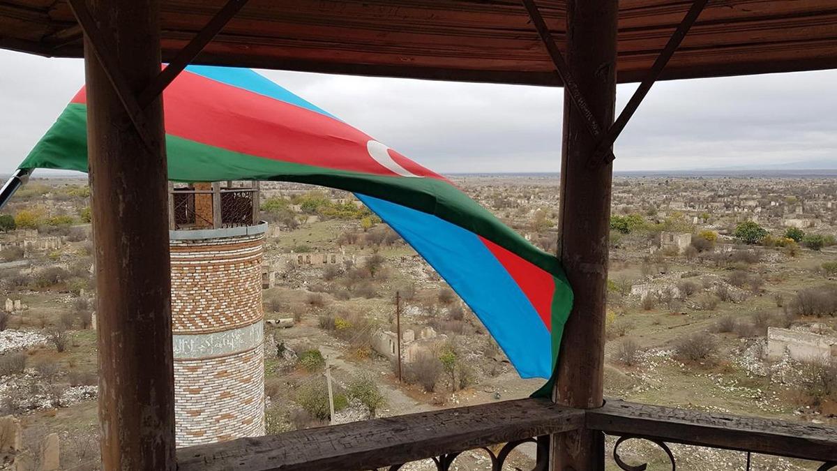 Azerbaycan, gzaltna alnan ranl ofrleri serbest brakt