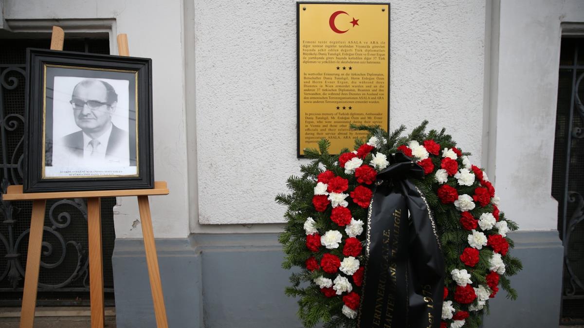 Ermeniler tarafndan ehit edilmiti... Trk eli Viyana'da anld