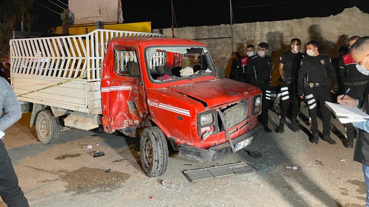 Adana'da kamyonet ile motosikletin arpt kazada 1 kii ld, 1 kii yaraland 