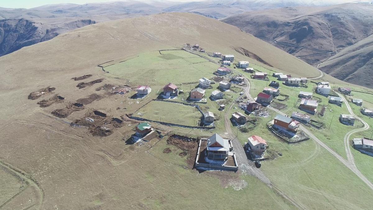 Karadeniz yaylalarnda kaak yaplarn ykmlar sryor