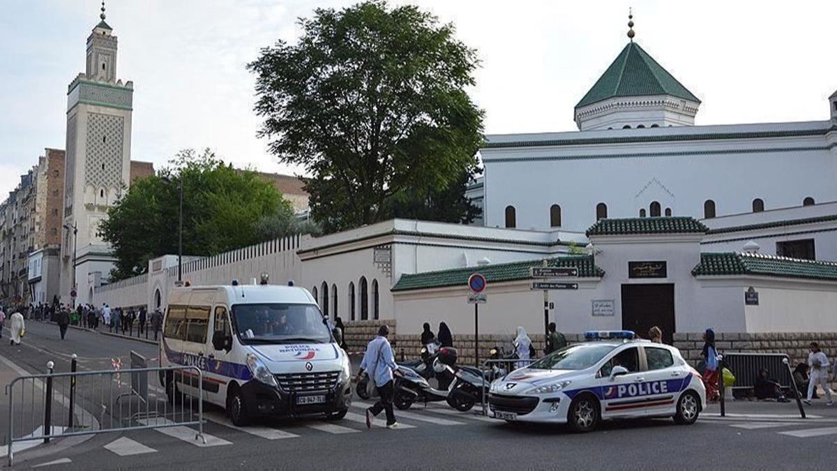 Fransa'da bir cami ''radikal slam' savunduu'' gerekesiyle 6 aylna kapatld