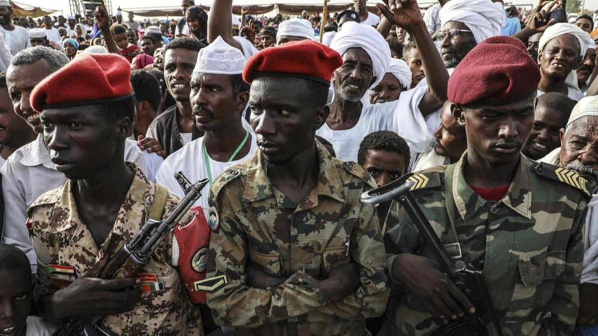 8 soruda Sudan'da darbe: 30 yllk mer el-Beir iktidar nasl bitti? 