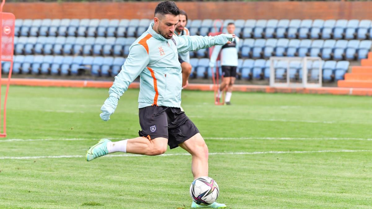 Baakehir'de Adana Demirspor ma mesaisi sryor
