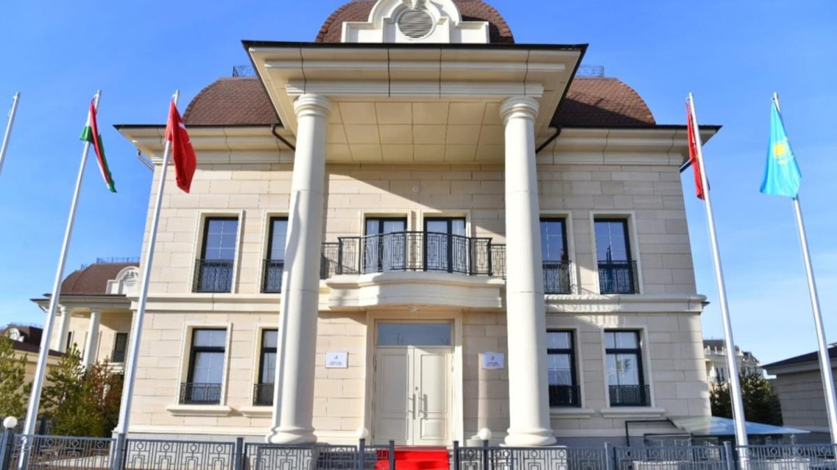 Trk Akademisi yeni binasna kavutu