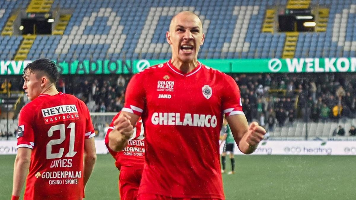 Royal Antwerp, Michael Frey ile kazand
