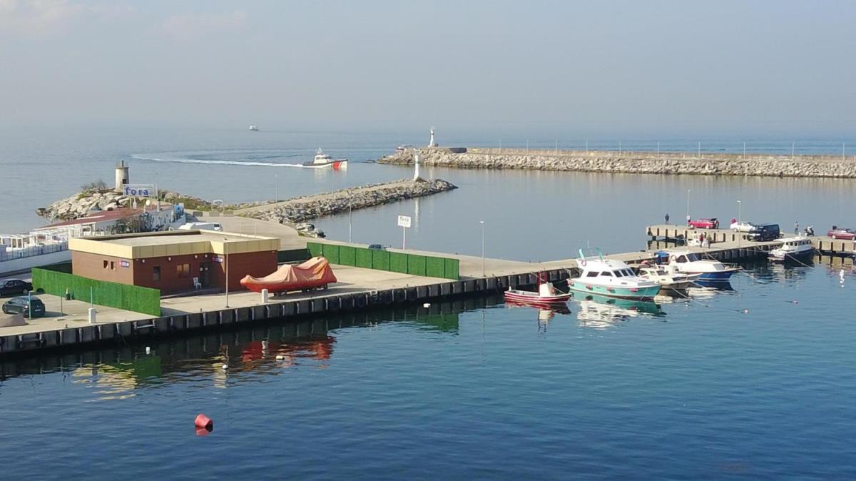 ile aklarnda teknede 40 kaak gmen yakaland