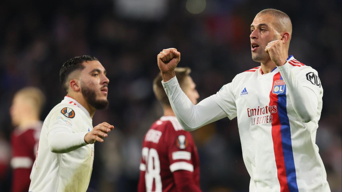 Slimani 2 gol att, Lyon, Sparta Prag' rahat yendi