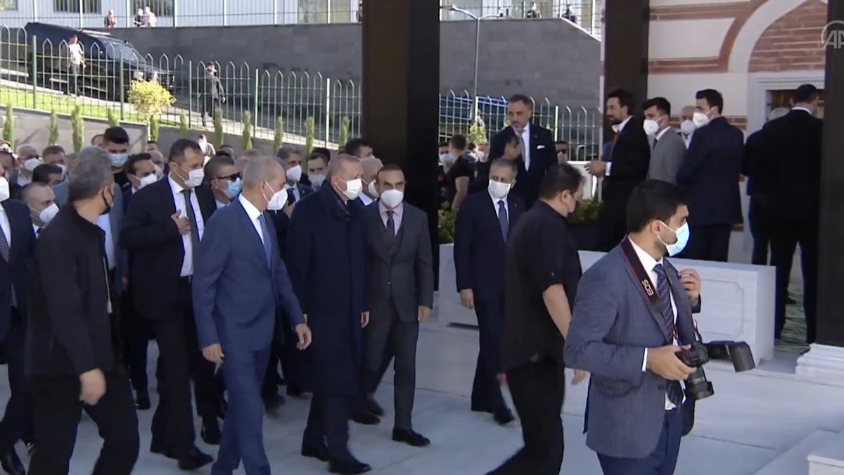 Bakan Erdoan, cuma namazn Hac Nusret Yldrm Camisi'nde kld