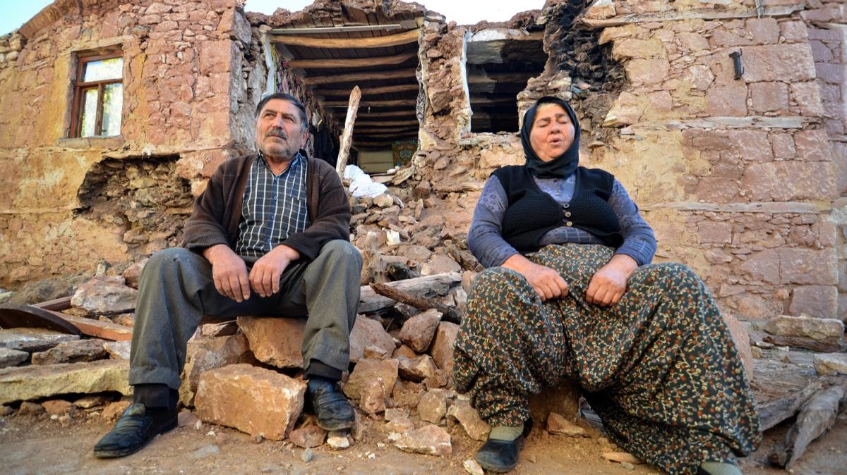 Konya'daki depremde evi hasar gren Karabyk: 64 yandaym, evsiz, mlksz kaldm