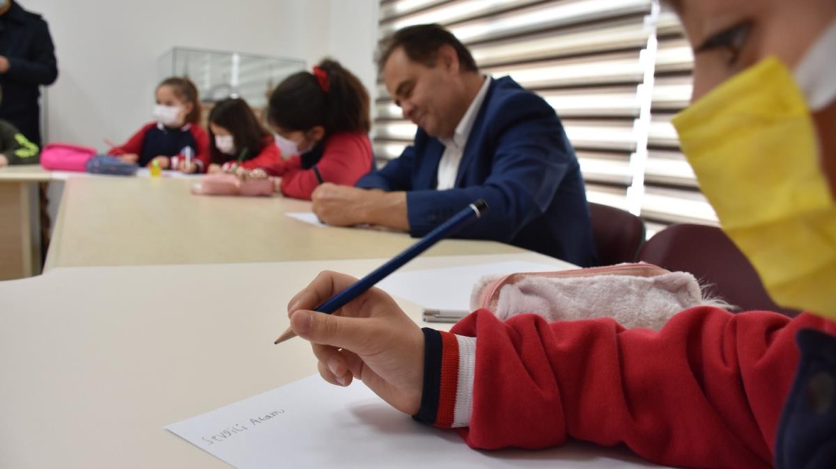 Miniklerden Atatrk'e duygulandran mektuplar
