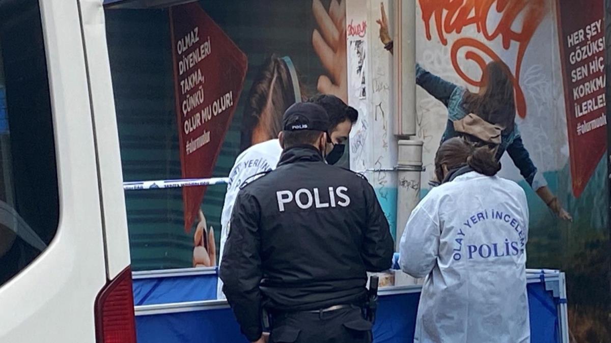 Vatandalar ihbar etti! Sokakta cesedine ulald