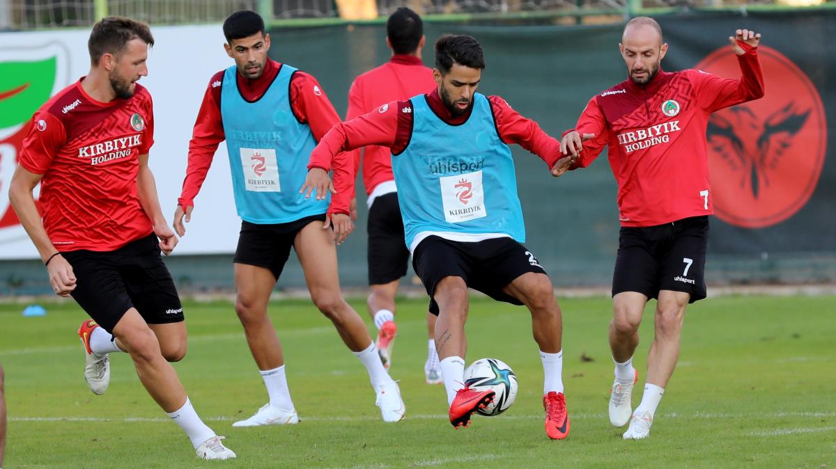 Alanyaspor'da Beşiktaş maçı hazırlıkları sürüyor