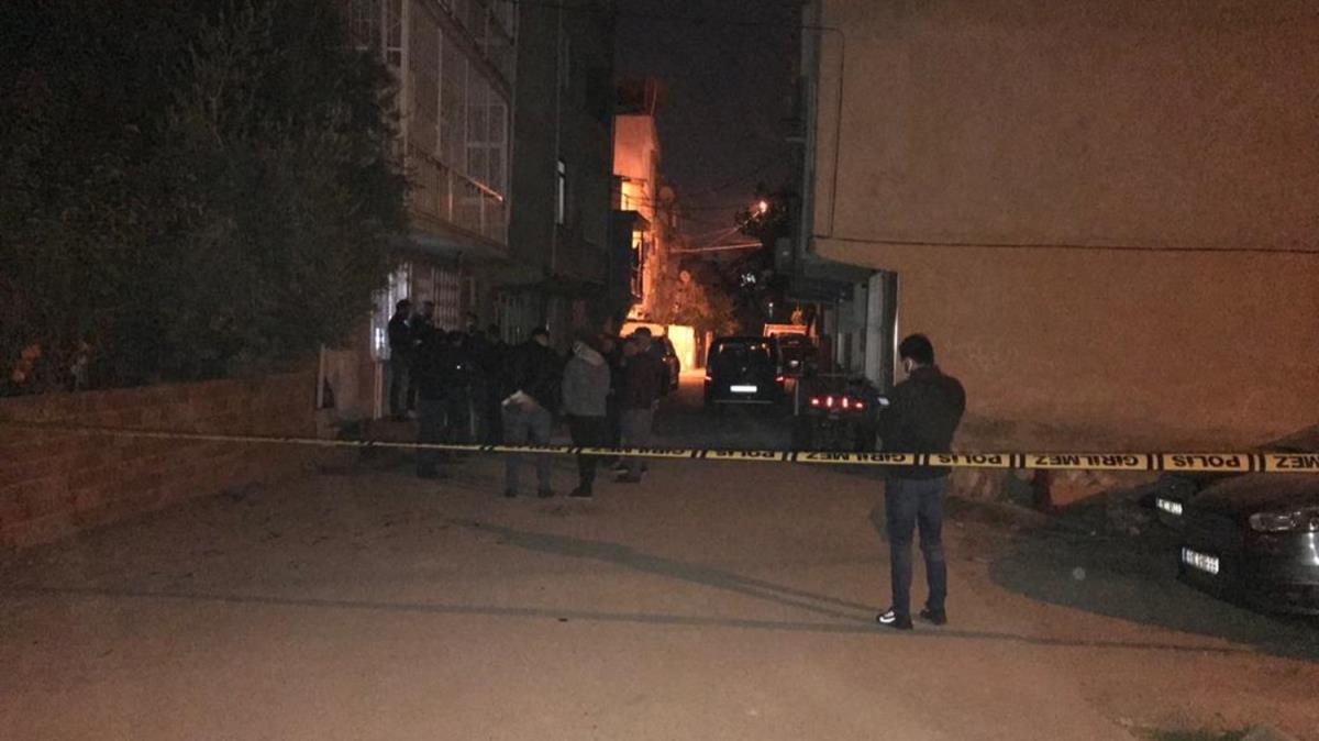 zmir'de silahl saldr: 1 l 