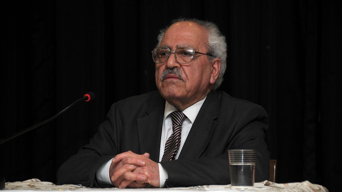 Usta air ve fikir adam Sezai Karako hayatn kaybetti