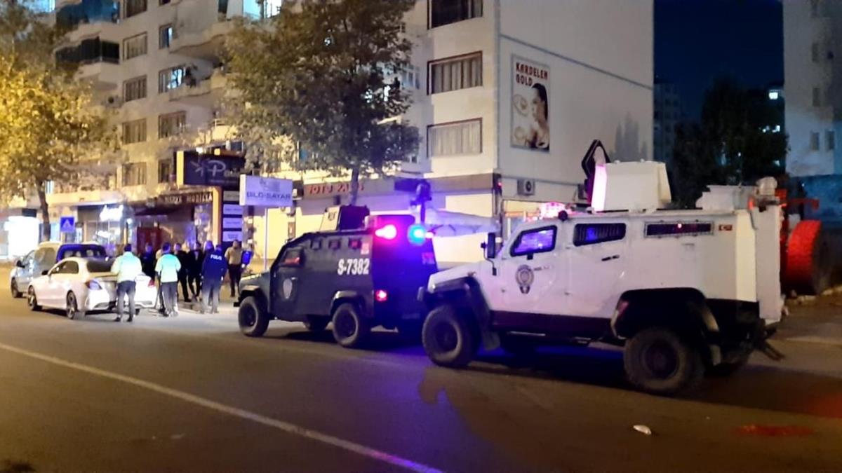 Yolun karsna gemeye alan ocua arpt, yaknlar tarafndan darp edildi