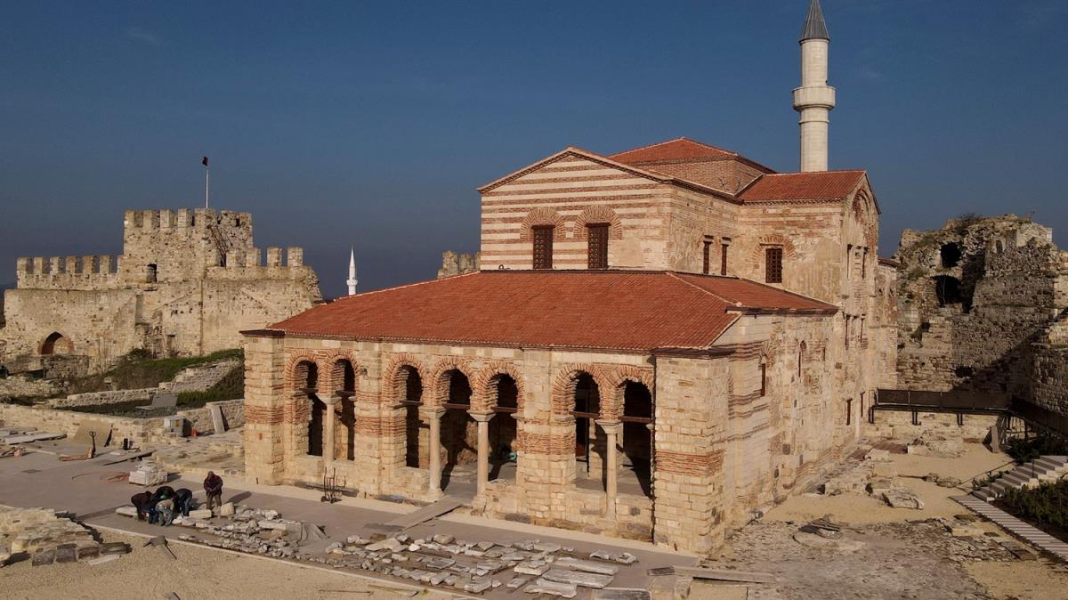 Fatih Sultan Mehmet'in yadigar tarihi cami 56 yl sonra cemaatine kavuuyor