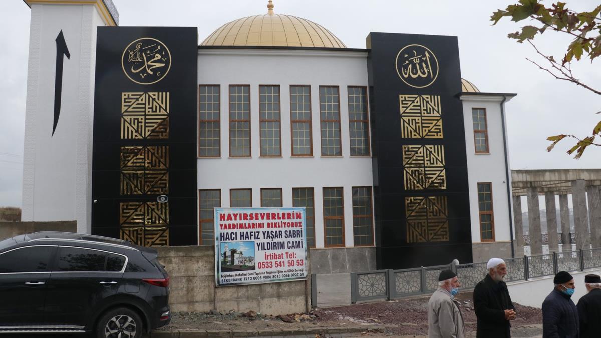 ''Manzaramz kapatyor'' deyip camiyi mahkemeye verdiler