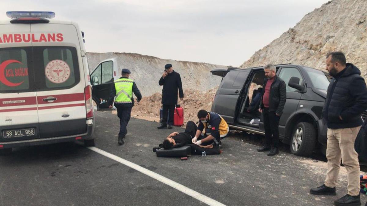 Sultangazi Belediye Bakan Yardmcs ile AK Parti Sultangazi le Bakan kazada yaraland
