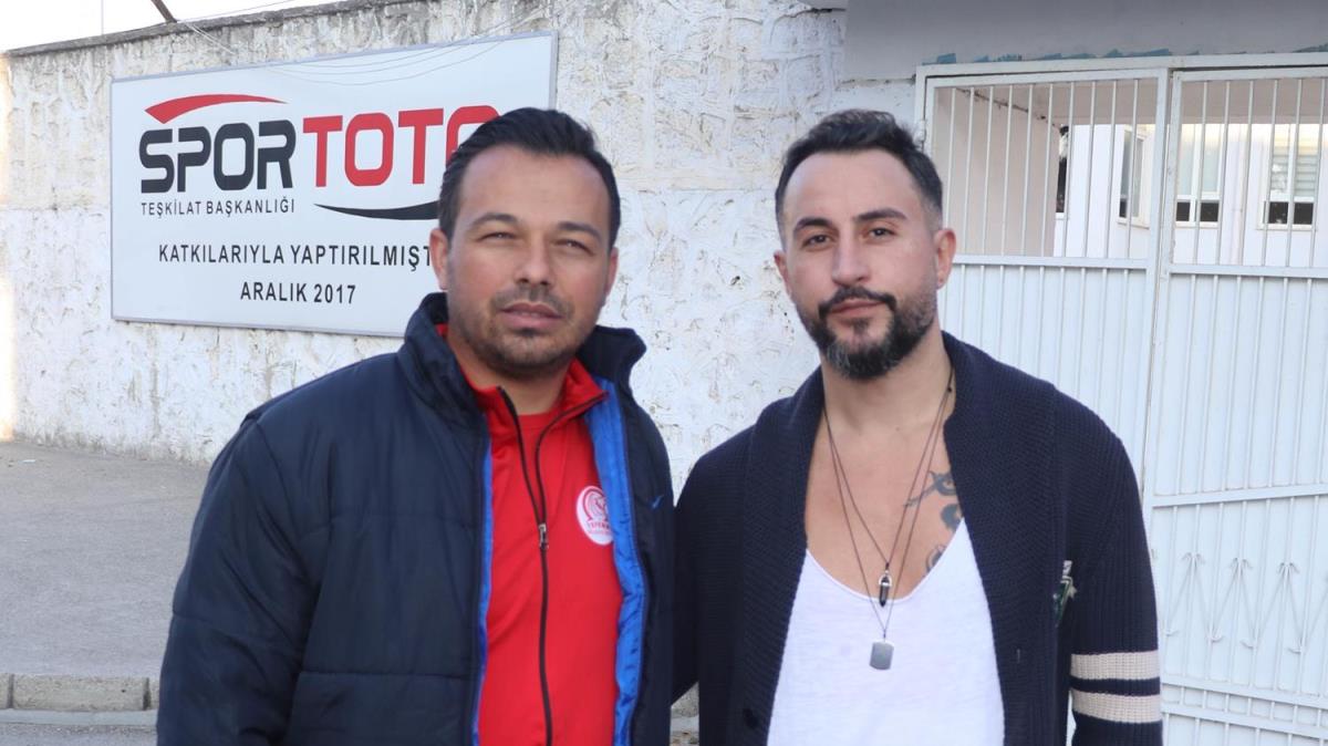 ampiyon Bursaspor'un yldz Ozan pek, Amatr Kme'de ter dkyor