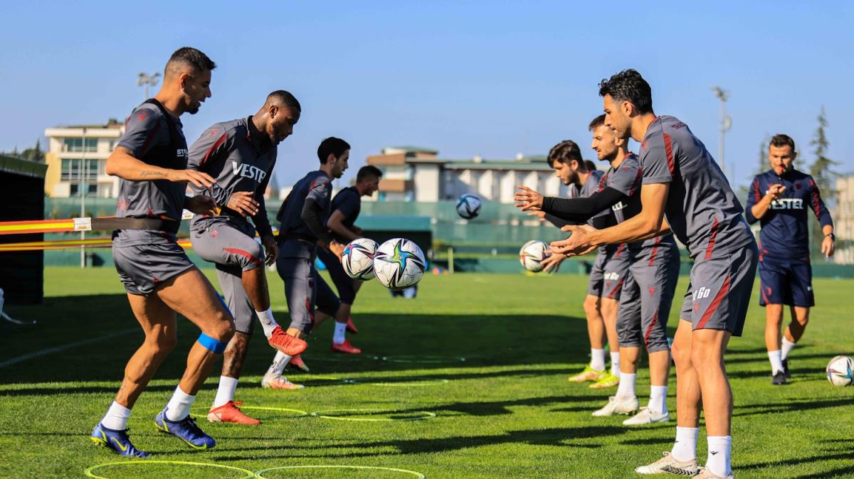 Trabzonspor'da Hamsik ve Bakasetas takmdan ayr alt