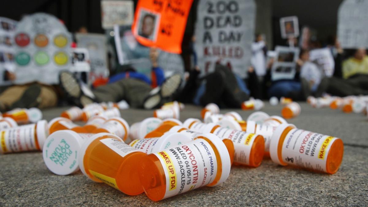 ABD'de mahkeme opioid krizinde eczaneleri sorumlu buldu