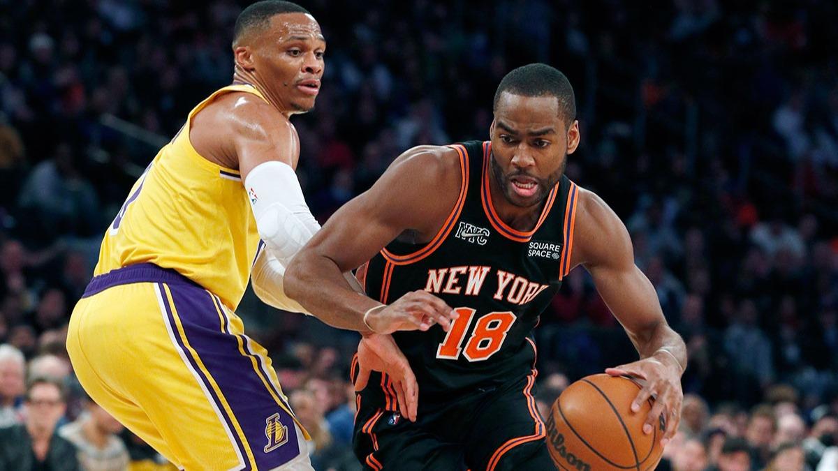 LeBron'suz Lakers'a New York Knicks darbesi