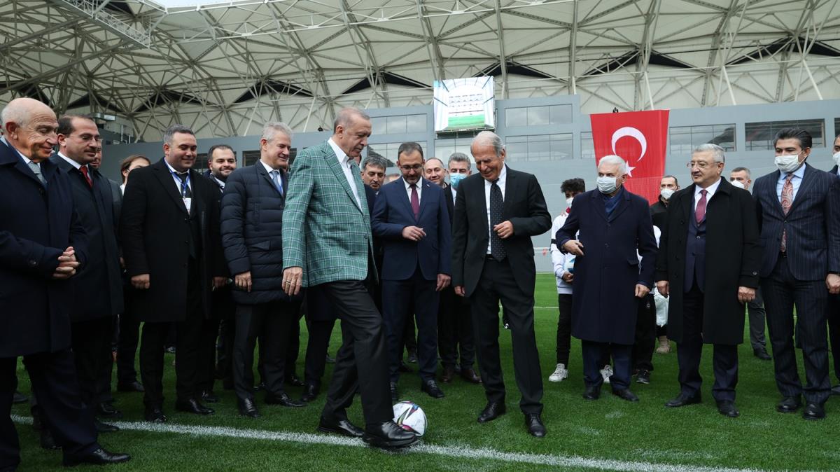 Cumhurbakan Erdoan, Alsancak Mustafa Denizli Stad'n at