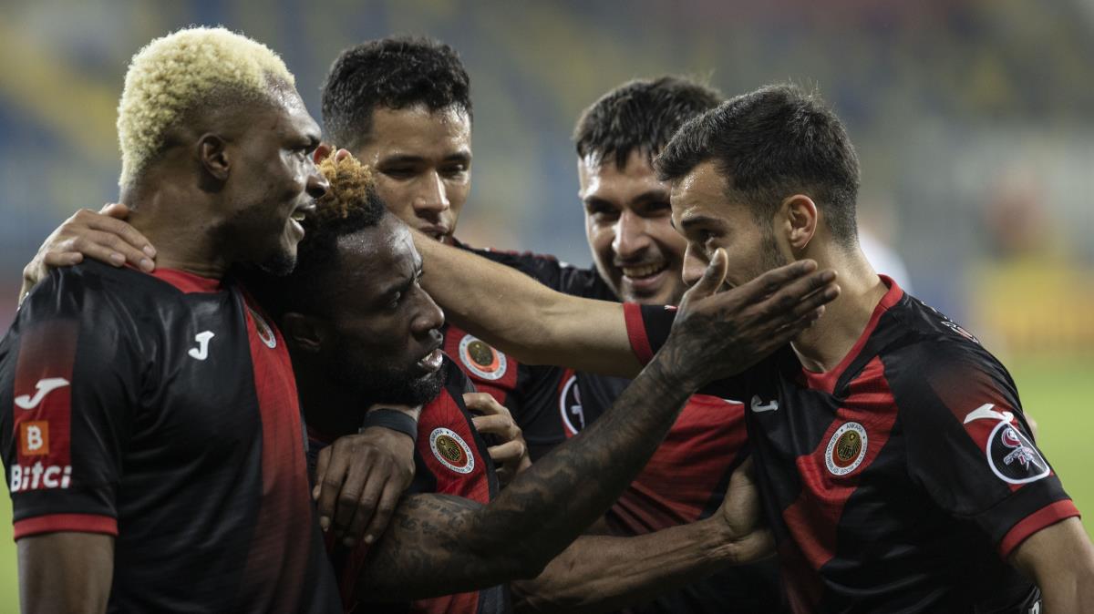 Genlerbirlii, evinde Bursaspor'u 2 golle ykt