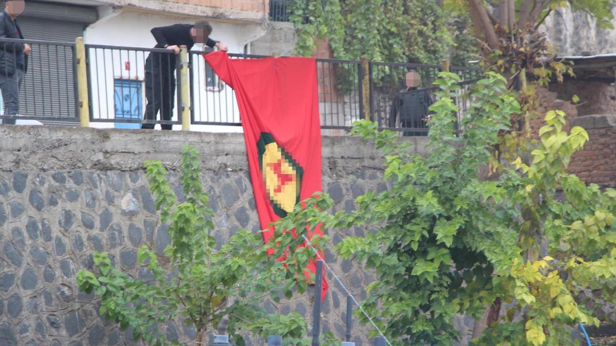 stinat duvarna aslan PKK paavras indirildi