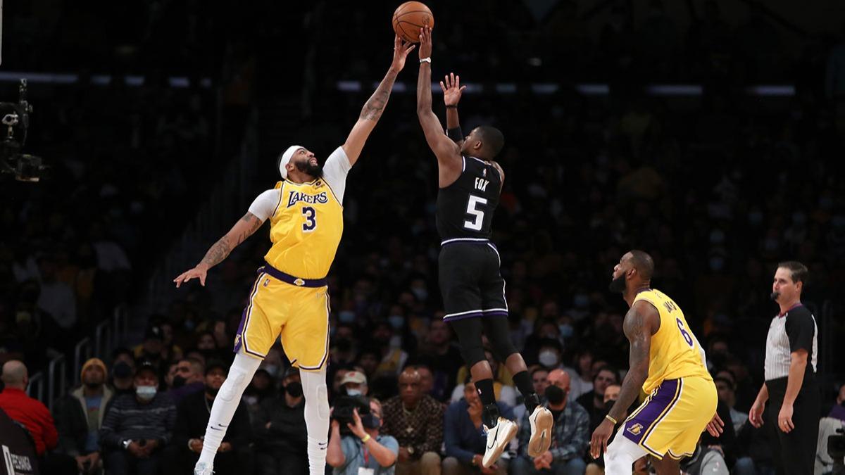 Sacramento Kings, Los Angeles Lakers'ı 3 uzatmada devirdi