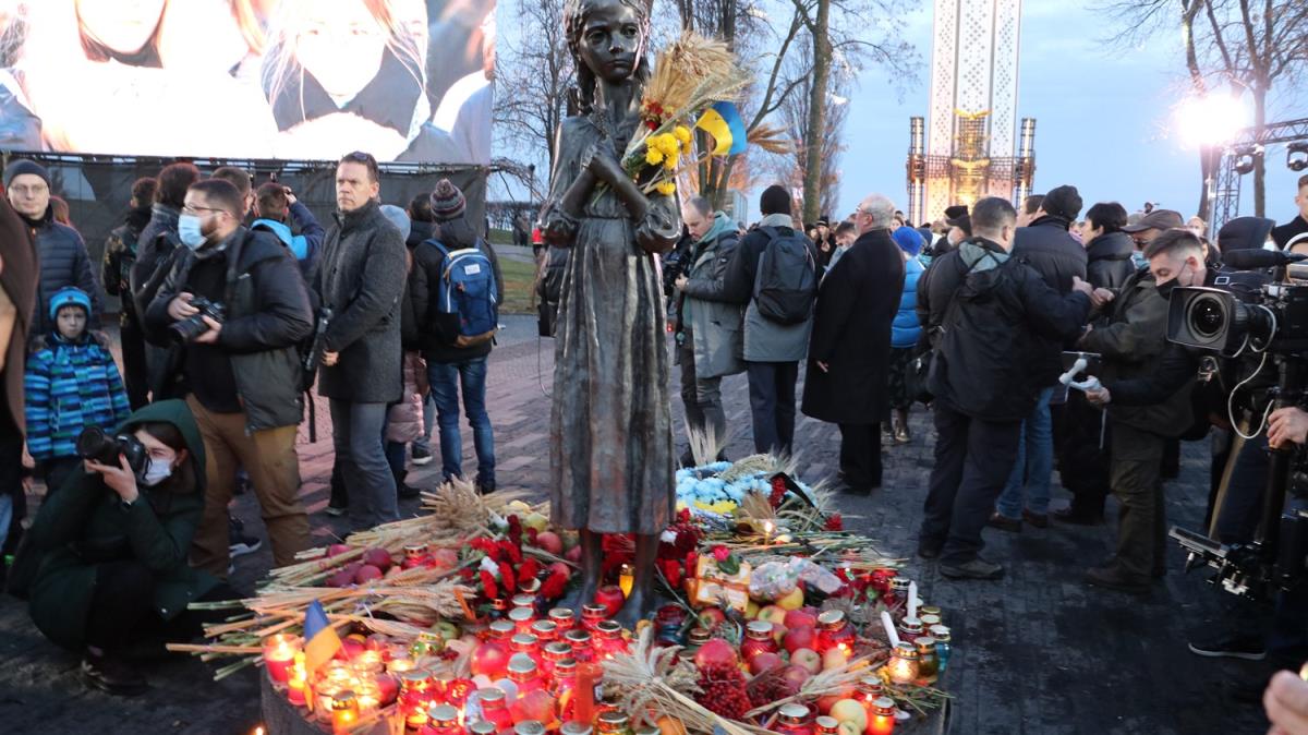 Ukrayna'da ''Holodomor trajedisi''nin kurbanlar anld