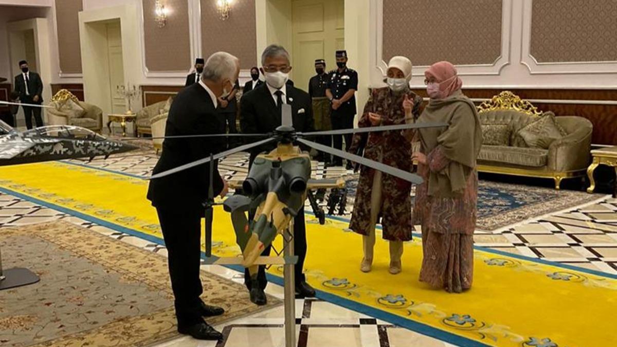 Kotil, Malezya Kral Sultan Abdullah ah'a TUSA projelerini anlatt