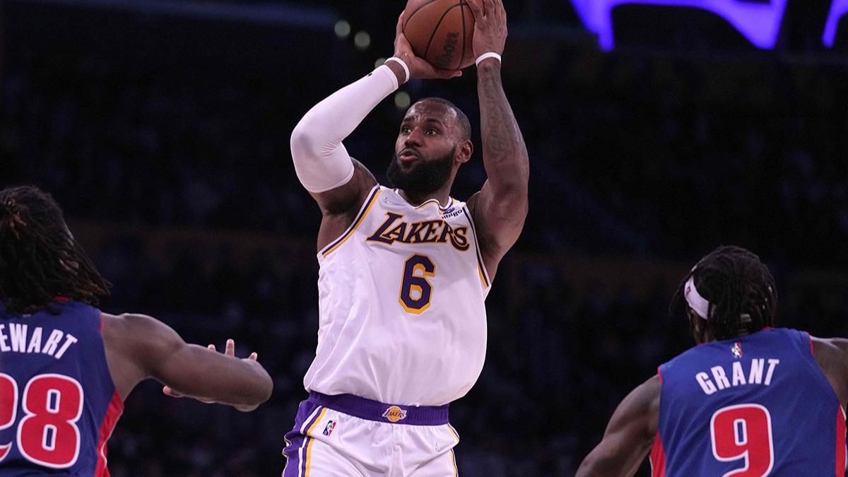 Lakers, Pistons' LeBron James'le ykt