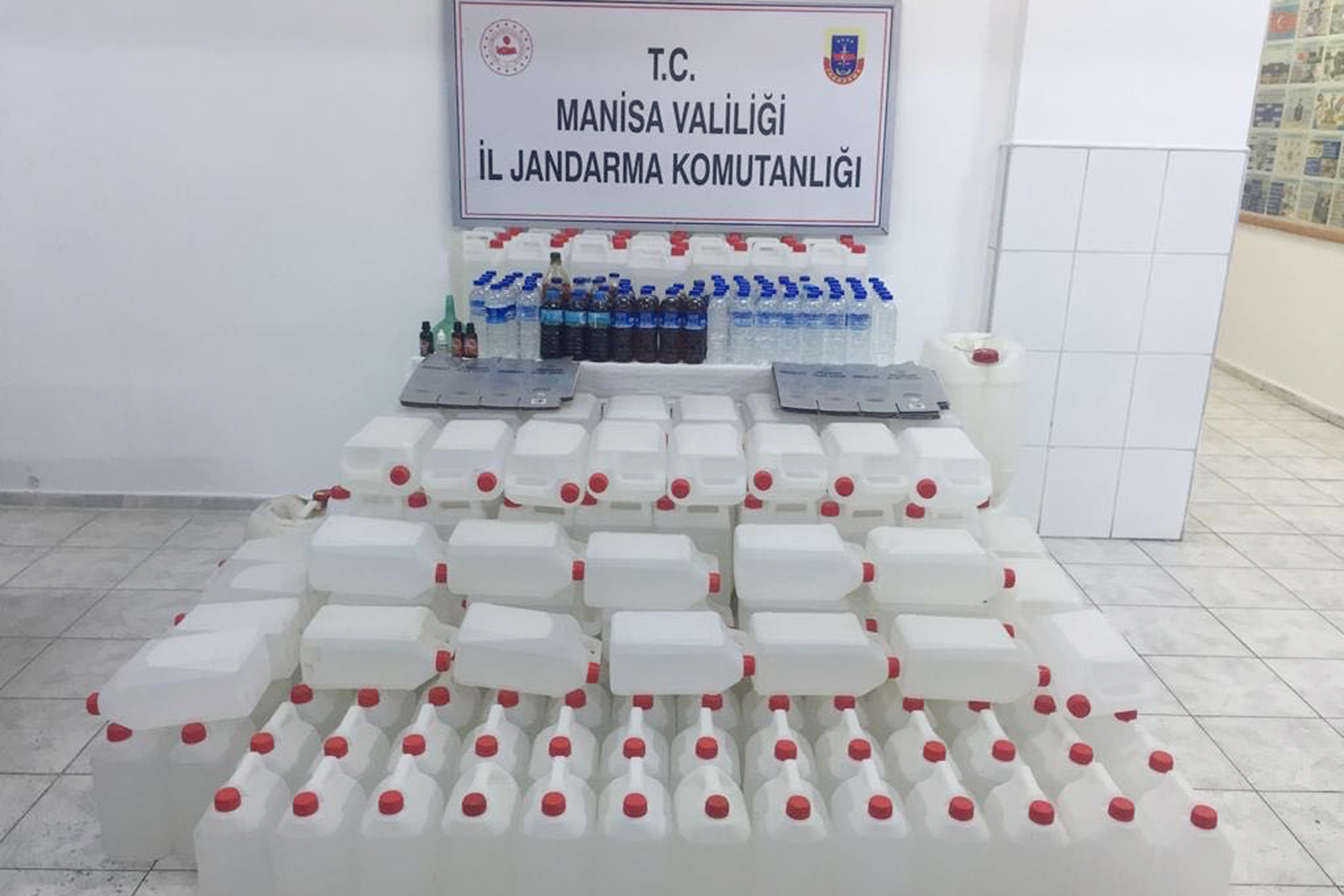 Manisa'da ka�ak i�ki operasyonu