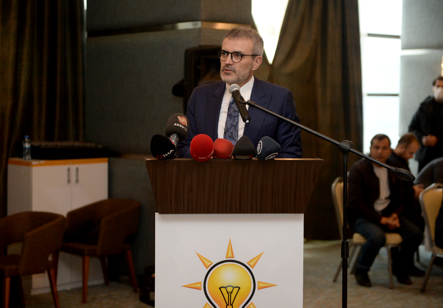 AK Parti Grup Ba�kanvekili �nal: T�rkiye k�resel ekonomik daralmadan en az etkilenen �lkelerden