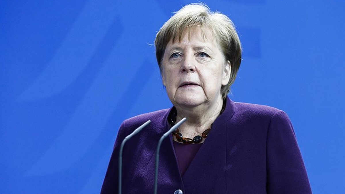Almanya Ba�bakan� Merkel 'sinsi' diyerek nitelendirdi! Halk� ciddi olmaya �a��rd�