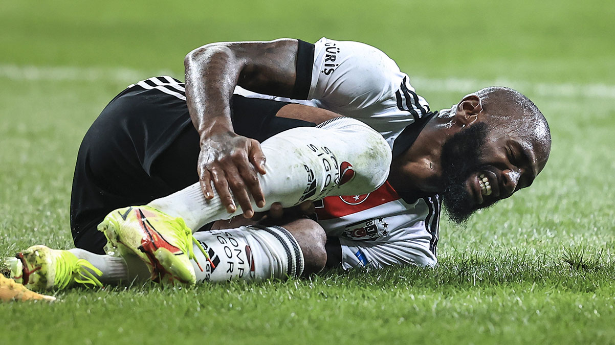 Be�ikta�'ta Nkoudou'dan k�t� haber