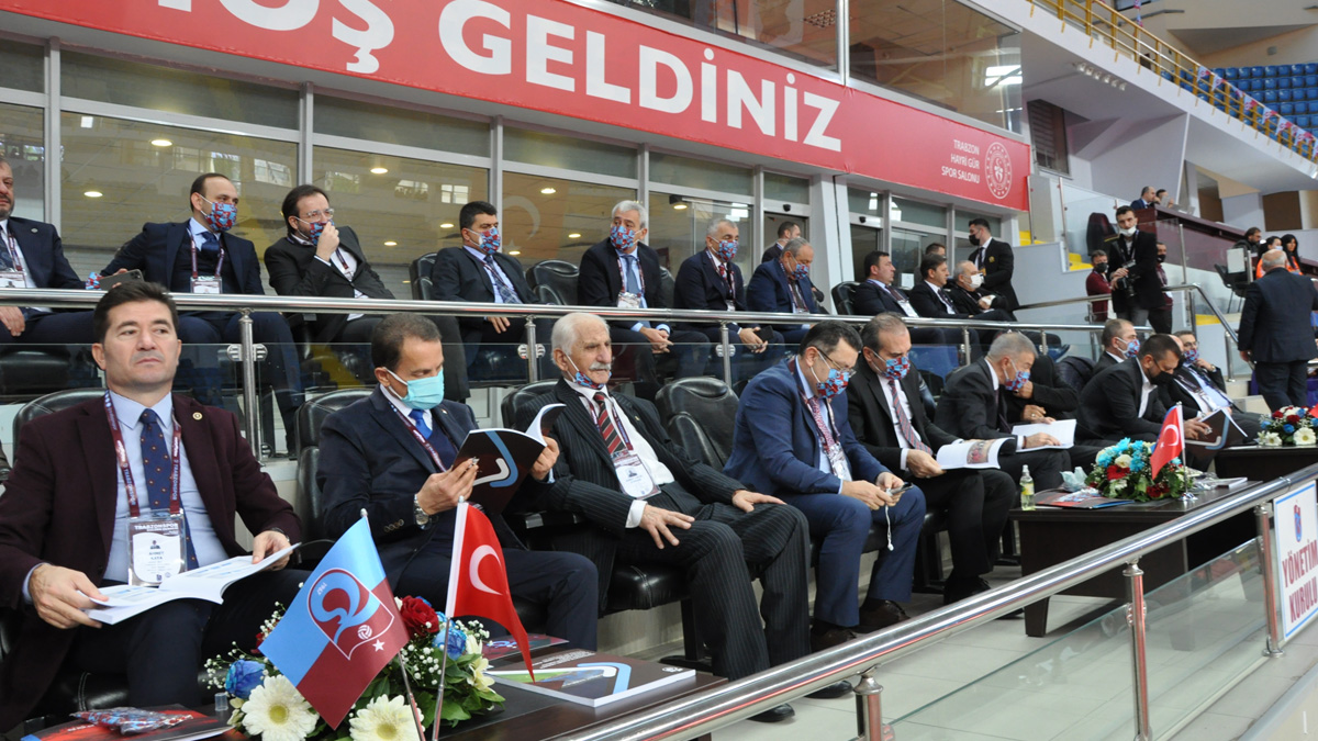 Trabzonspor'un ola�an genel kurulu ba�lad�: Ahmet A�ao�lu tek aday