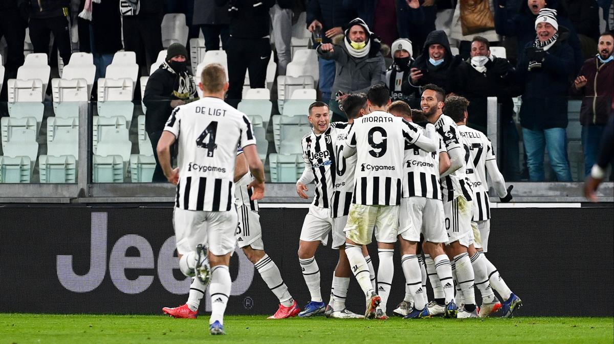 Juventus, evinde 2 golle kazand