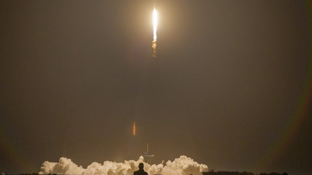 Yeniden kullan�labilir roket f�rlatma sistemi �retecek