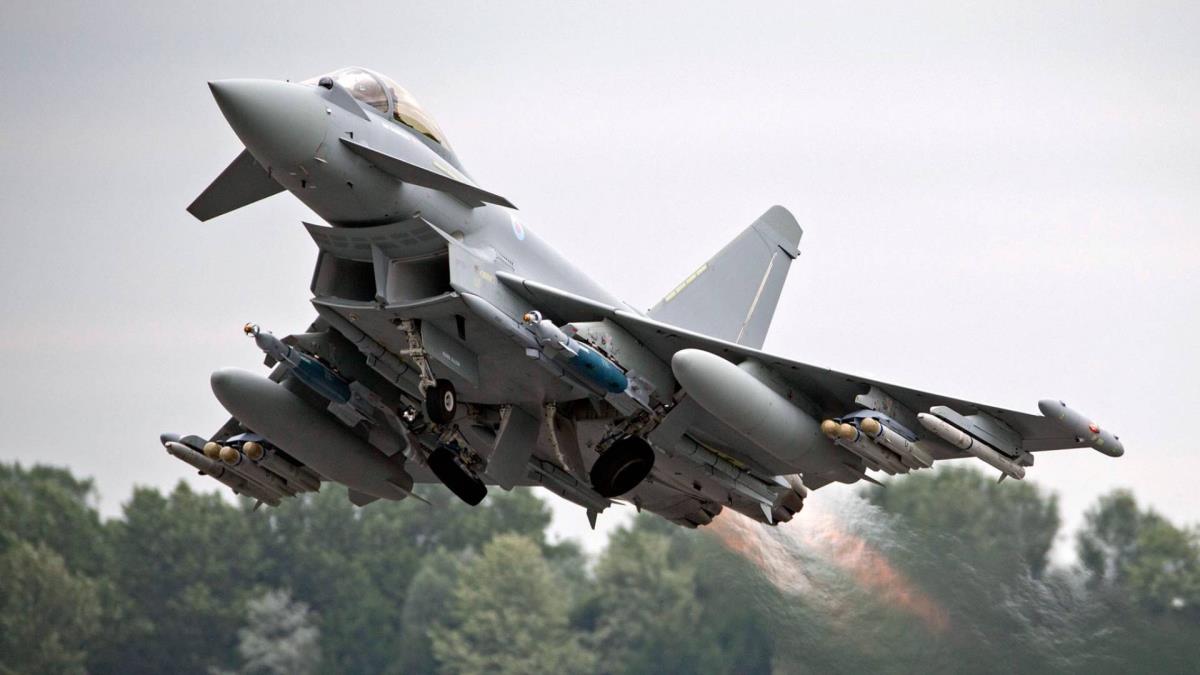 Eurofighter Typhoon'larn ilk 2'sini teslim aldlar