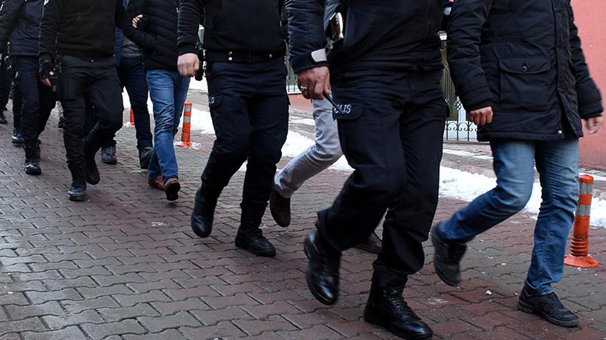 Yunanistan'a kamaya hazrlanrken yakalanan 4 FET phelisi tutukland