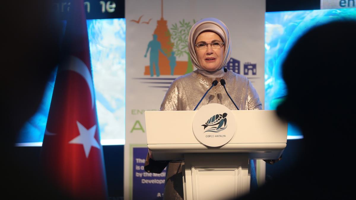 Emine Erdoan: Akdeniz'in geleceinin, sizlerin vizyonuyla ekilleneceine inanyorum