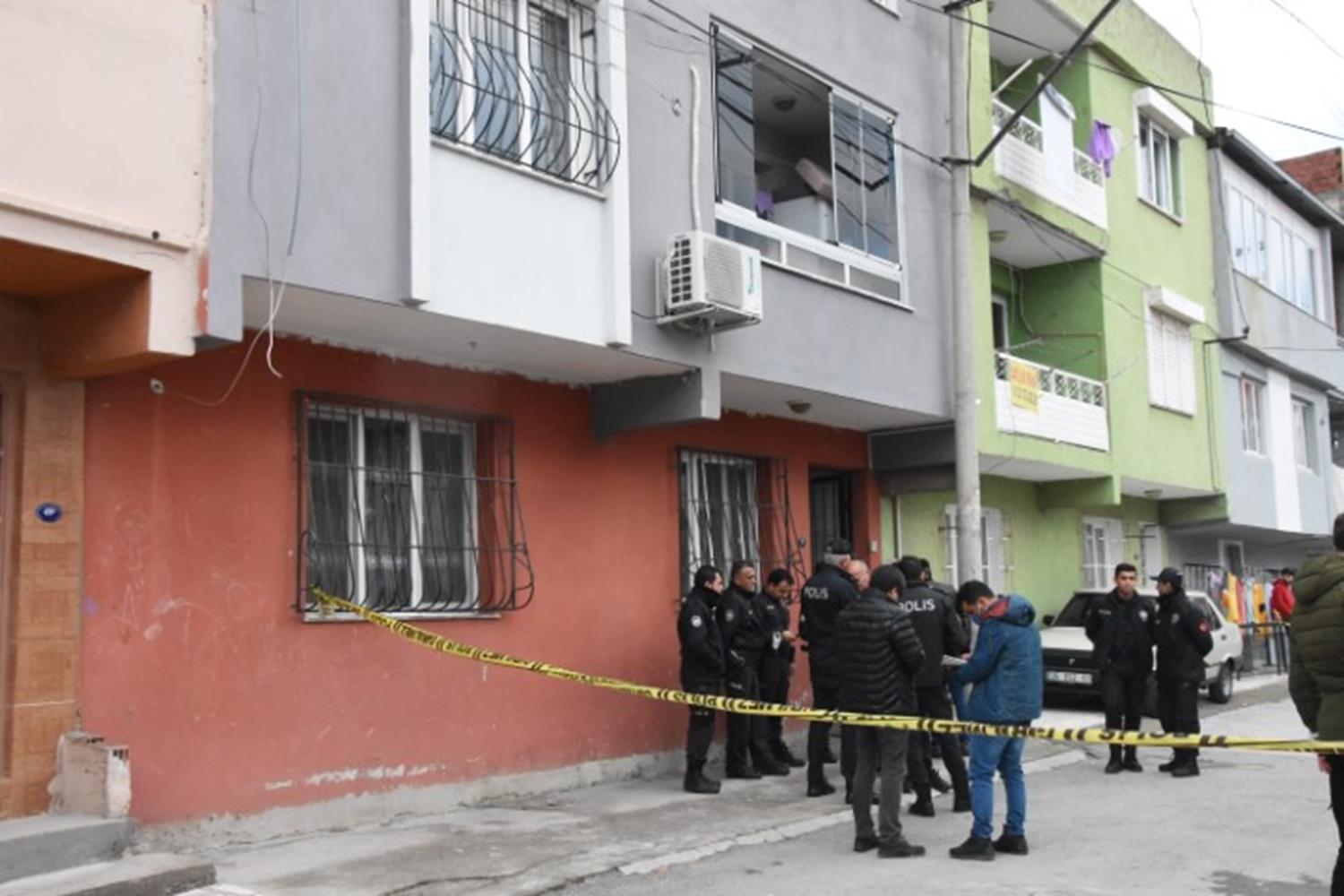 F�r�nda �al��t��� ��renilen ki�i evinde �l� bulundu